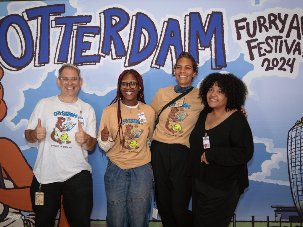 Stichting Otterdam voorzitter posing with three of Nieuwe Instituut's staff