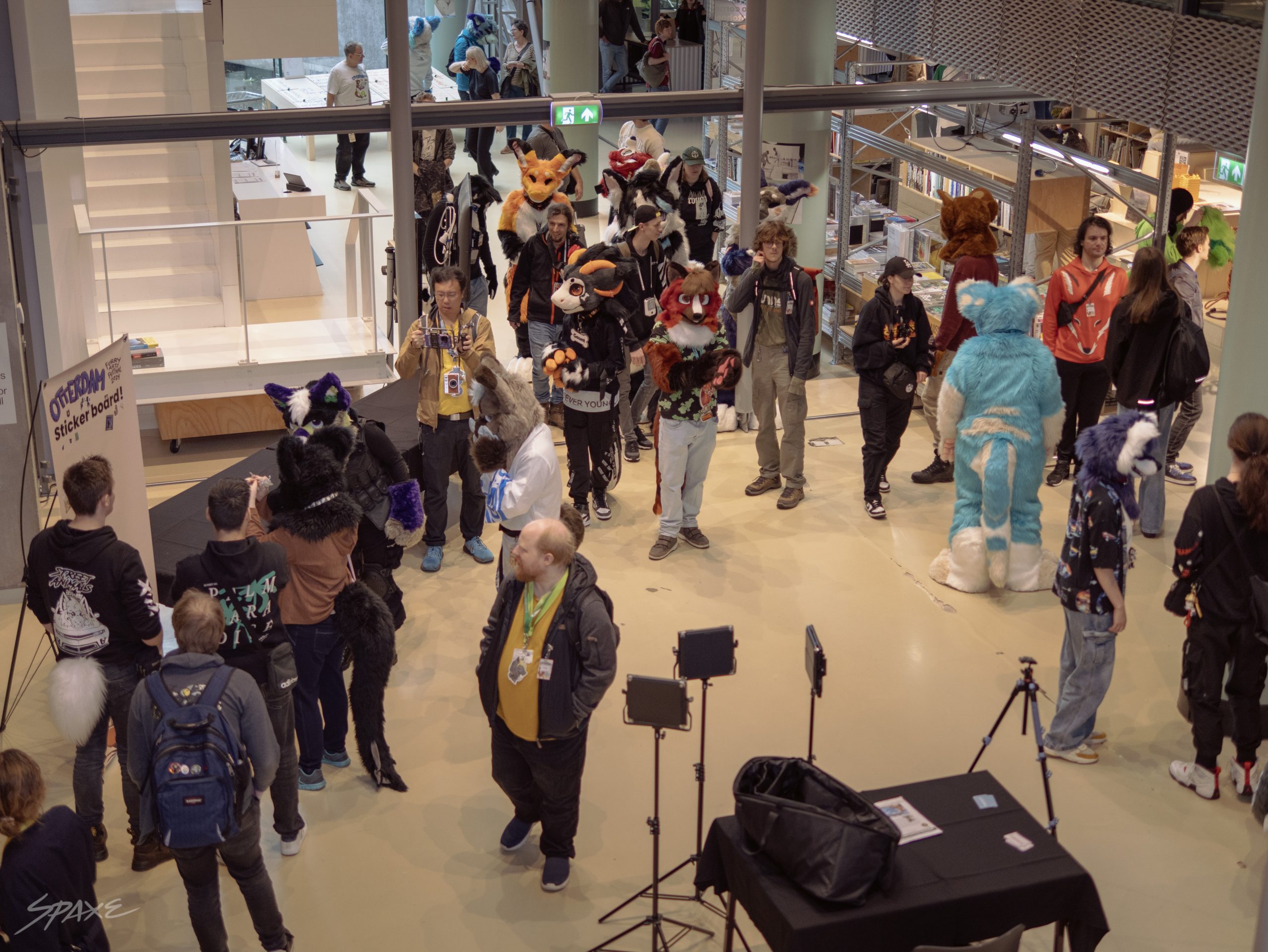 Stichting Otterdam voorzitter posing with three of Nieuwe Instituut's staff